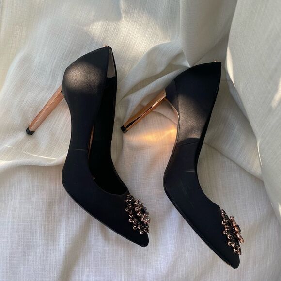 Ted Baker Shoes - Ted baker black satin and rose gold broach pumps with metallic heel - RARE